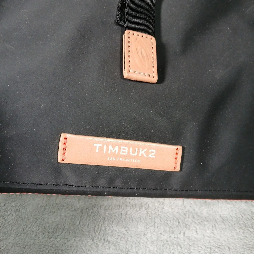 Timbuk2 stork swaddle